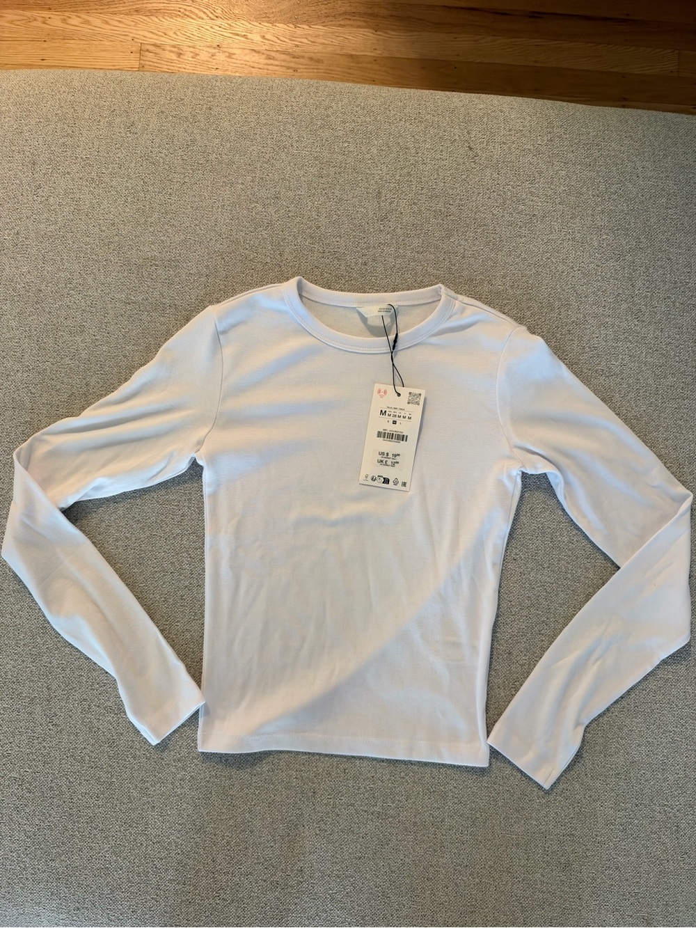 Zara White Long-Sleeve Crewneck Top